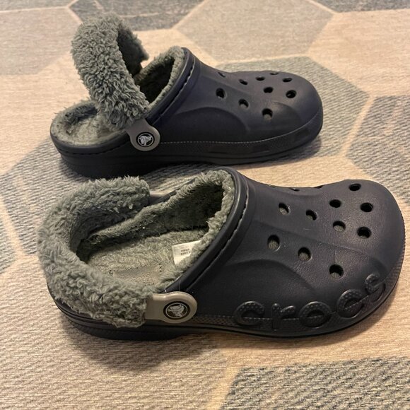 Crocs  // Classic Lined Clog  //  Blue with Grey fur Mens Size 6/Womens Size 8 - Picture 3 of 5